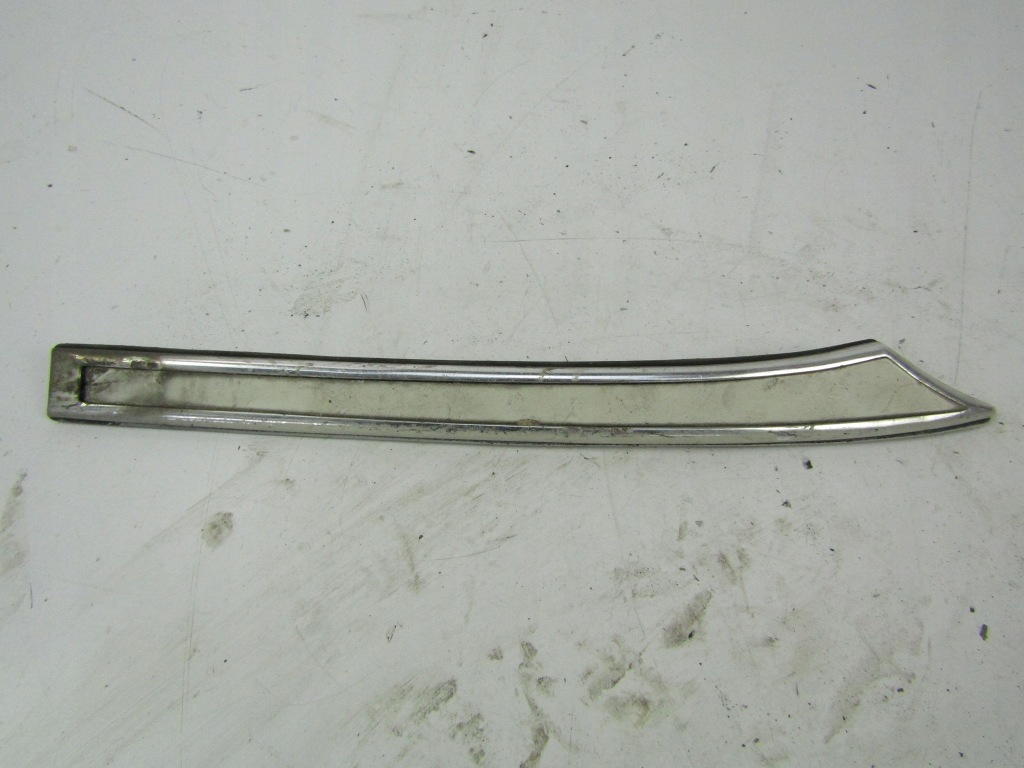 фото №1, Mercedes 123 w123 молдинг крыла правая задняя задняя 4d