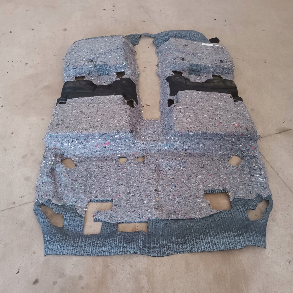 фото №7, Ford bronco sport 20- обшивка килимок usa