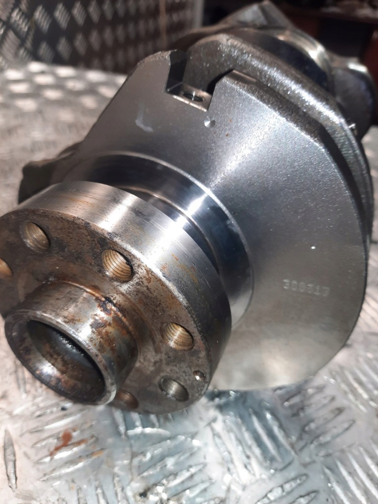 Jeep grand cherokee wk2 рестайлинг  wał коленчатый 3.6 vm44d с Разборки