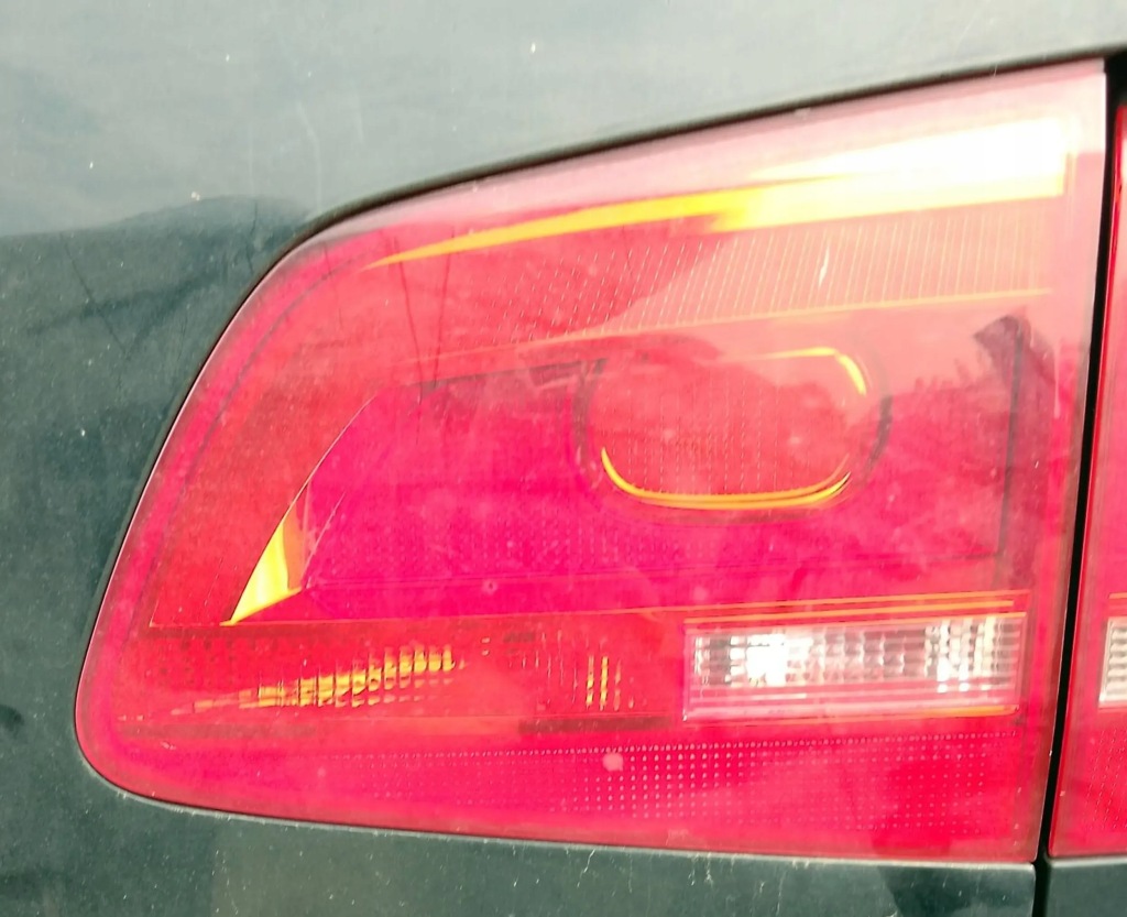 фото №1, Vw touran ii лампа w кришка права задня задня