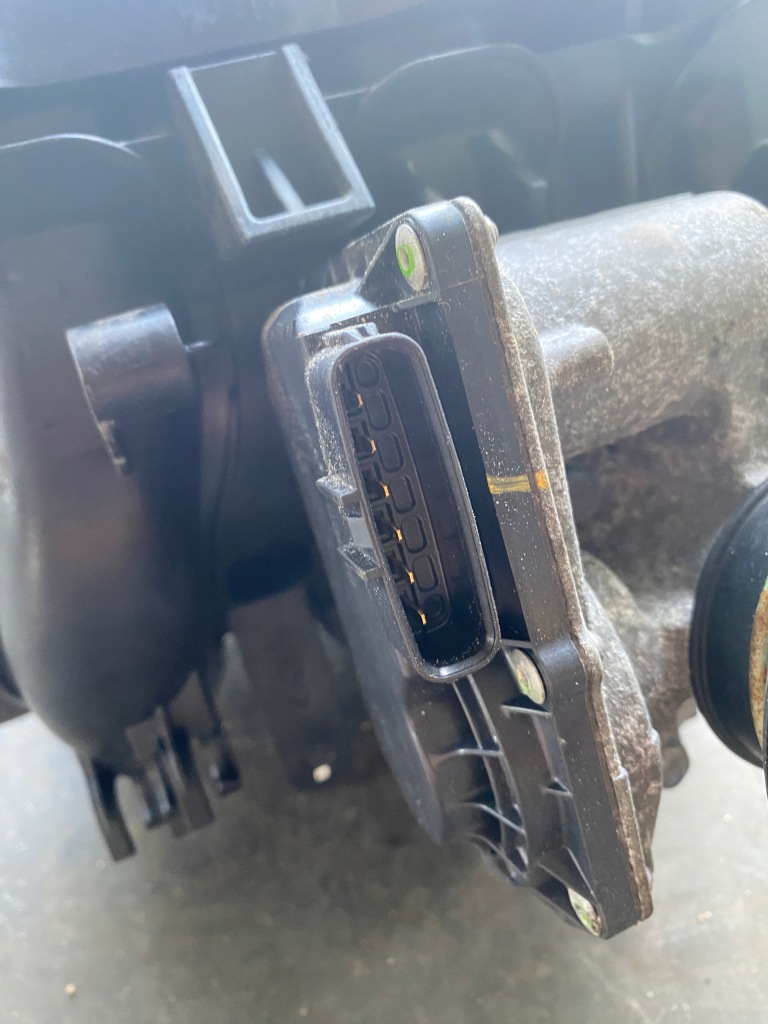 фото №4, Коллектор всасывающий с дроссельная заслонка toyota yaris iii