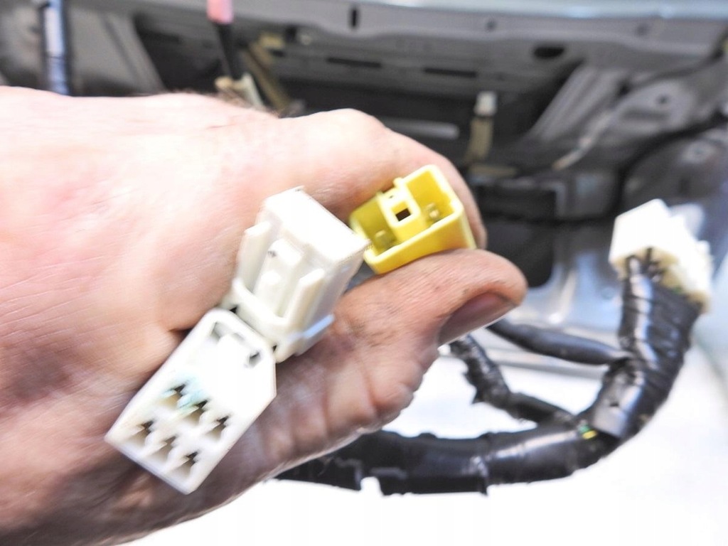 фото №9, Крышка багажника задняя стекло 22v mazda 6 ii gh hb