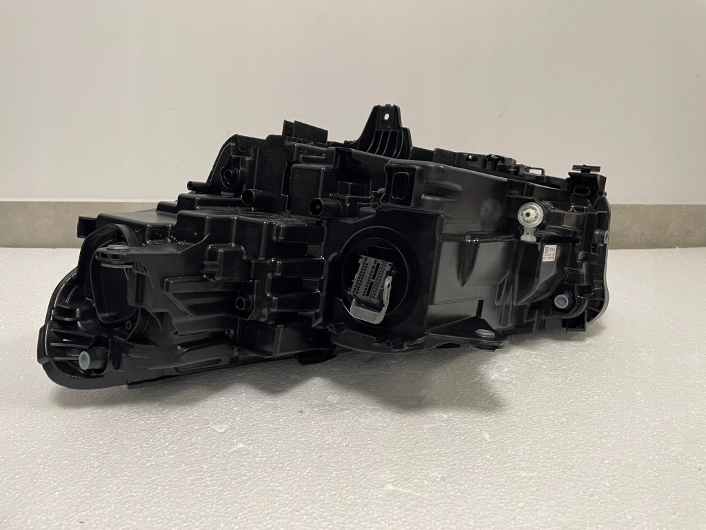 Bmw x2 u10 фара правый  full led правый shadow 5a77ec8 Оригинал