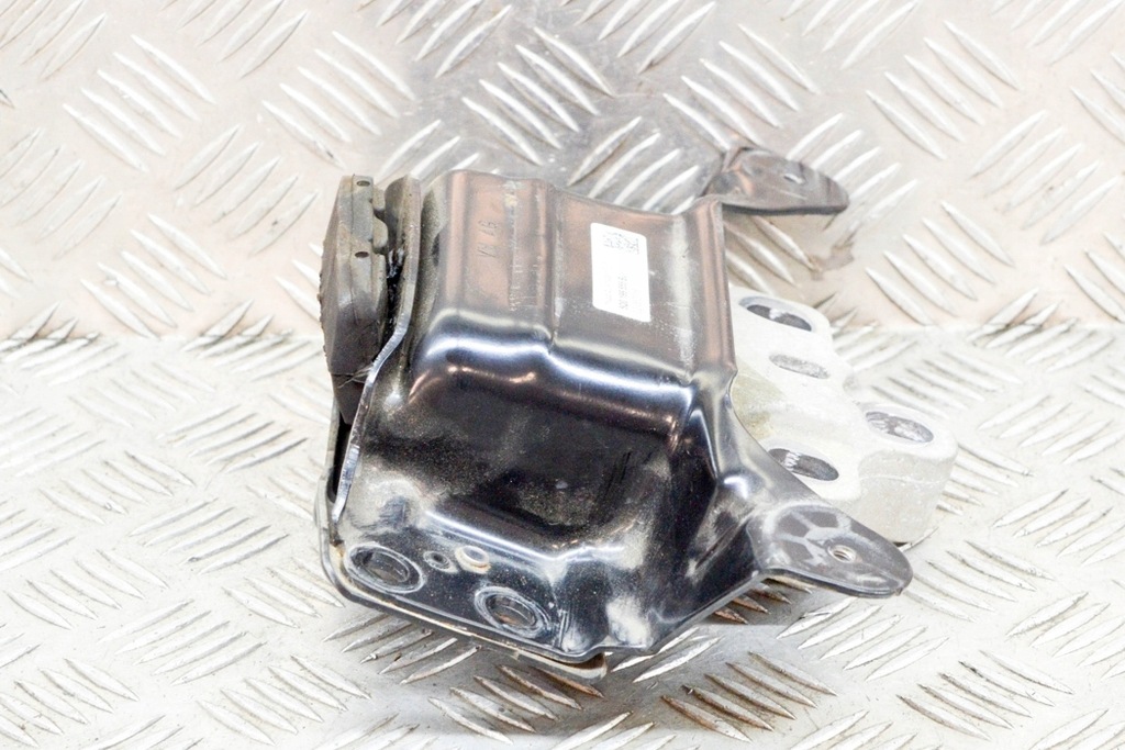 фото №6, Skoda octavia combi 5e 2.0 tdi rs левая сторона крепления двигателя 5q0199555bj