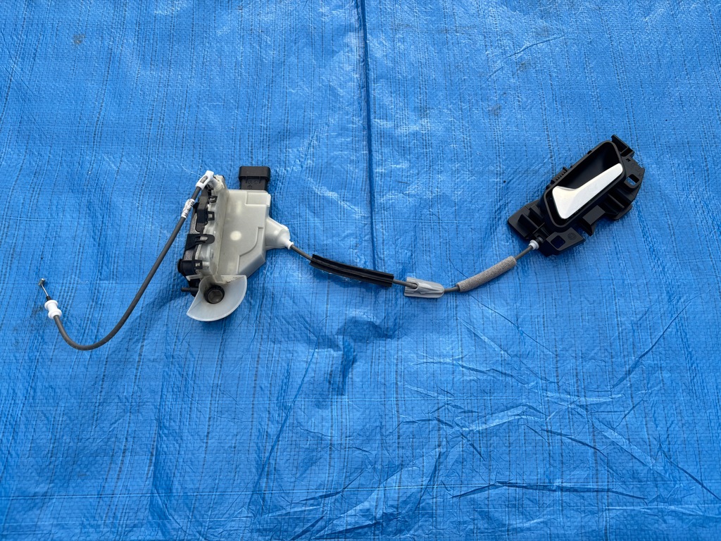 фото №1, Peugeot 2008 ii замок дверь левый перед psa305596