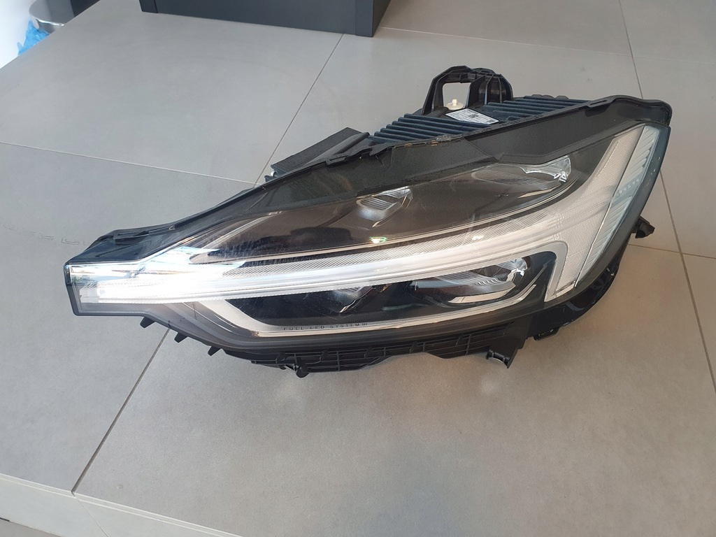 фото №1, Volvo xc60 ii лампа ліва перед full led 32133548