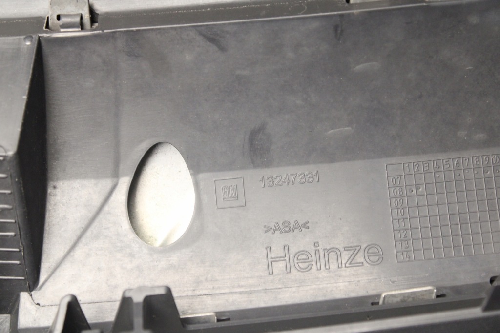 Решётка радиатора решётка радиатора радиатора opel zafira b lift 2008r- 13247327 13247331 Цена