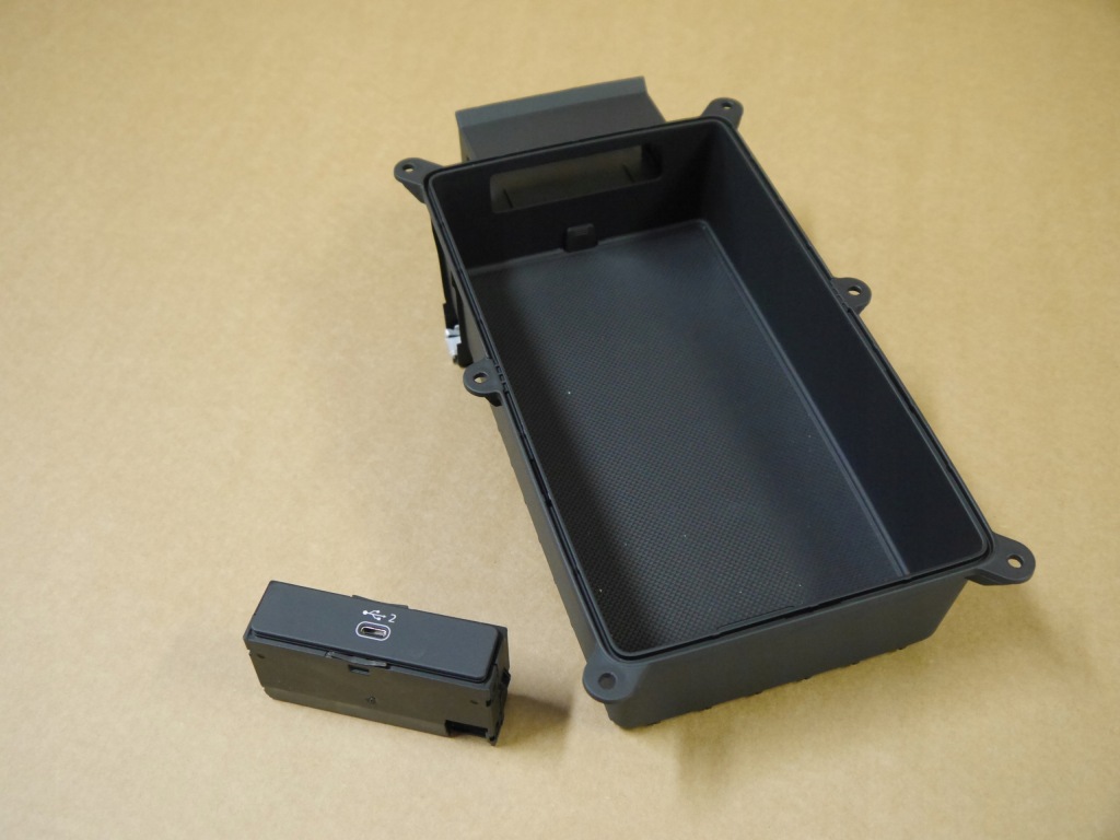 фото №1, Audi a4 a5 8w разъём usb 8w0035708a