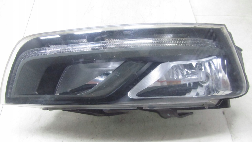 фото №1, Audi q3 8u лампа правая перед 8u0941004n 11-