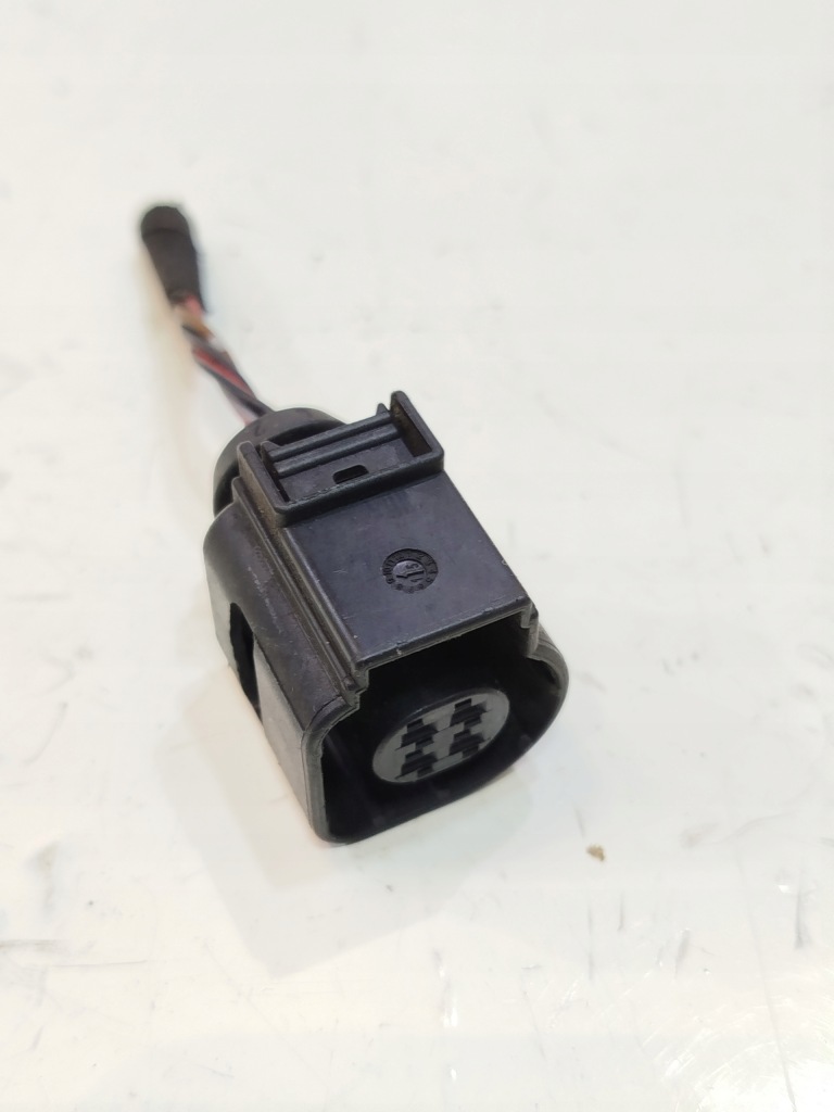 фото №1, Колодка штекер vw passat b8 4h0973712