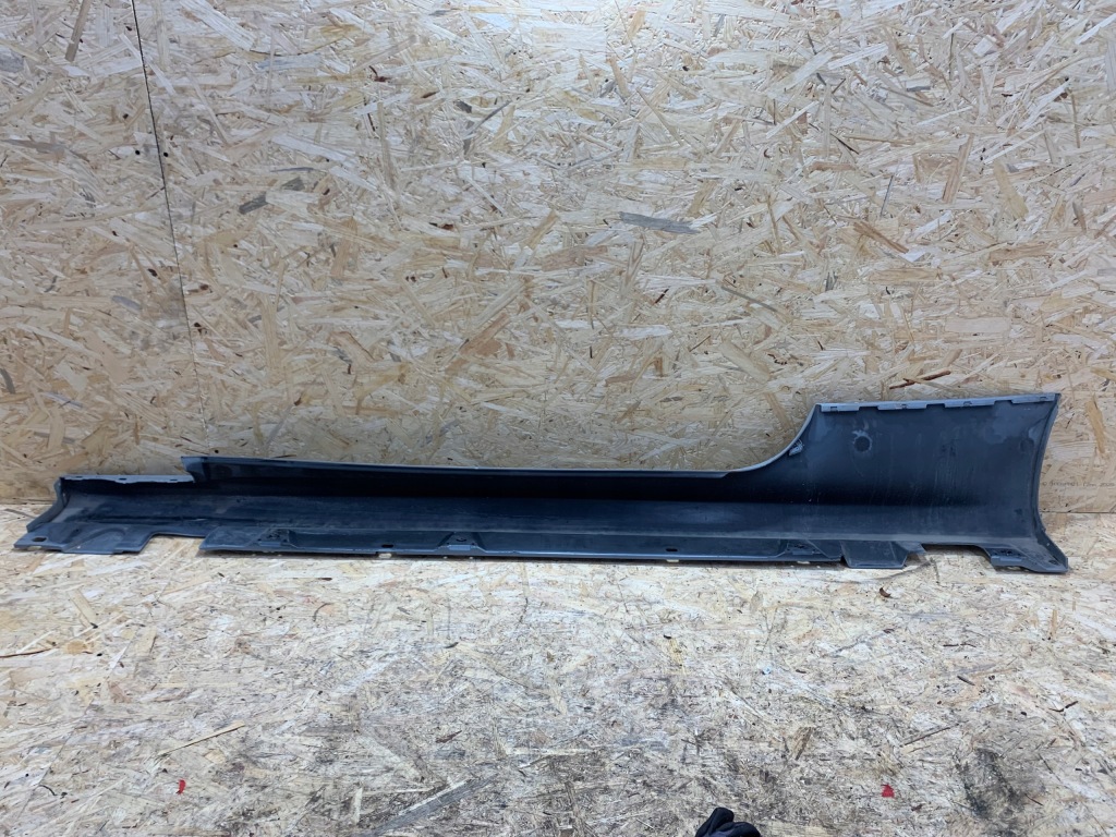 Mercedes cle c236 a2366980200 молдинг поріг права оригінал Доставка