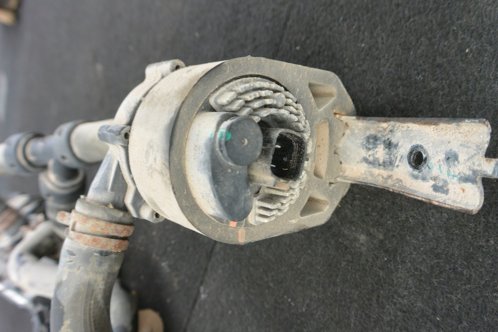 Радиатор кондиционер помпа воды комплект  tesla model s в Украине