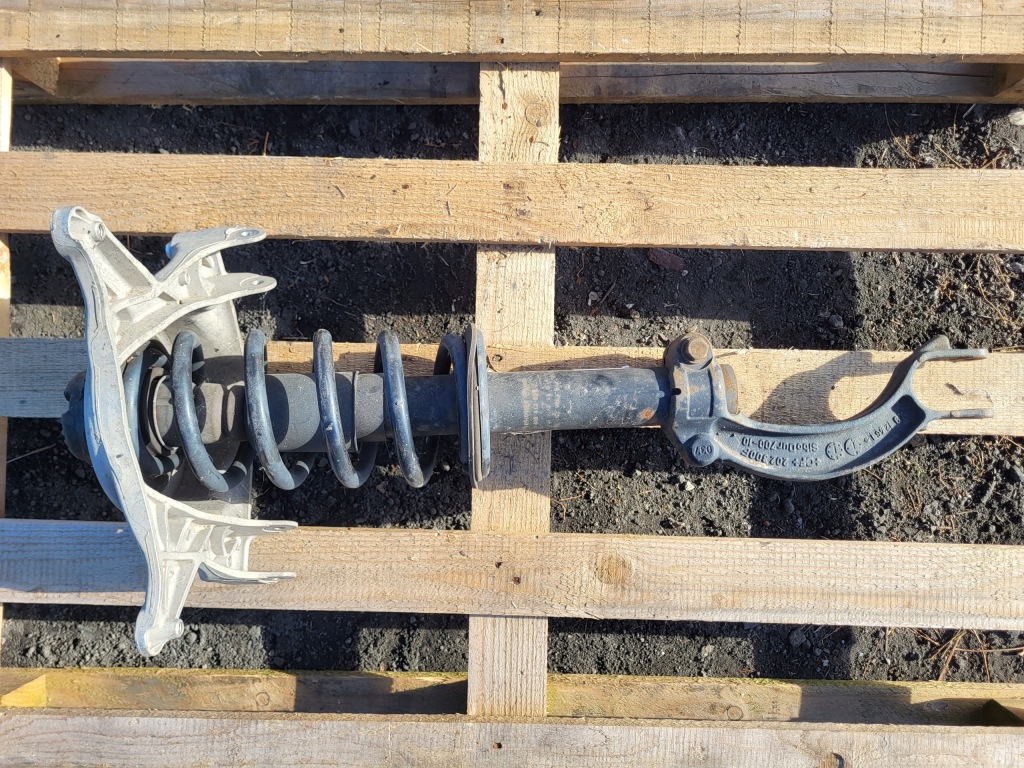 фото №1, Q5 8r амортизатор лівий перед 8r0413031f