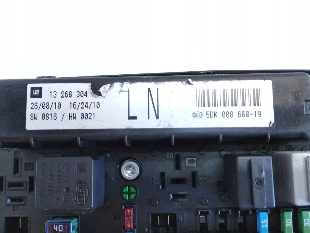 фото №2, Opel astra h 2009 рамка / модуль предохранителей