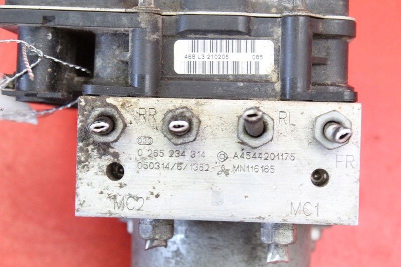 фото №8, Насос abs mn116165 0265234314 a454421175 mitsubishi colt 6 vi z30 1.3 16v