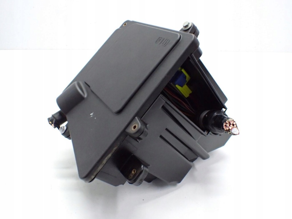 Корпус коробка предохранителей 243830001r renault master 3 15r Цена