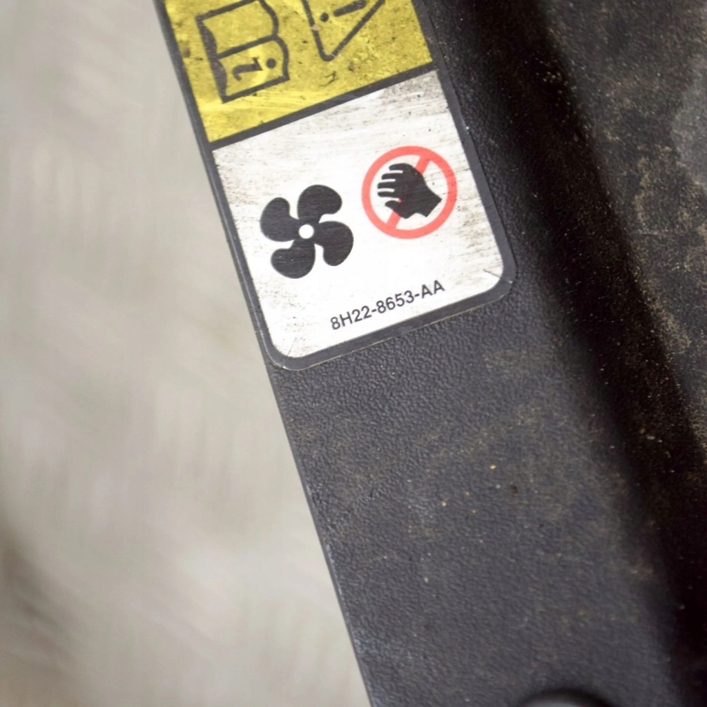 фото №6, Jaguar f-pace 2019 частина труби впуску повітря