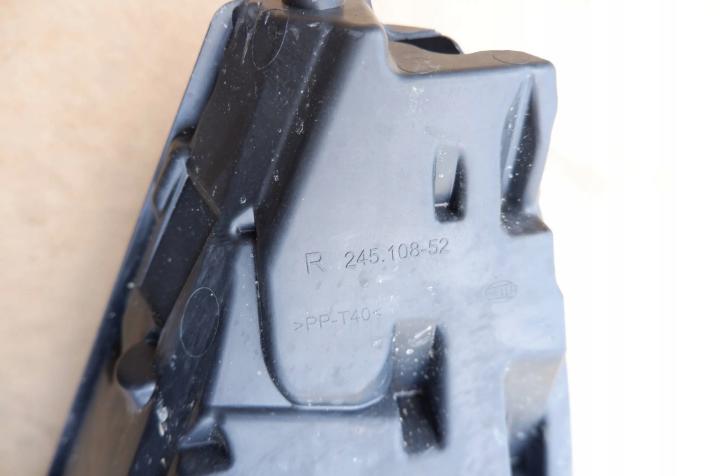 фото №6, Tesla y лампа правий перед