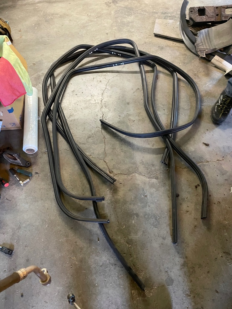 фото №1, Qashqai j10+2 прокладка дверь левый правый задняя перед