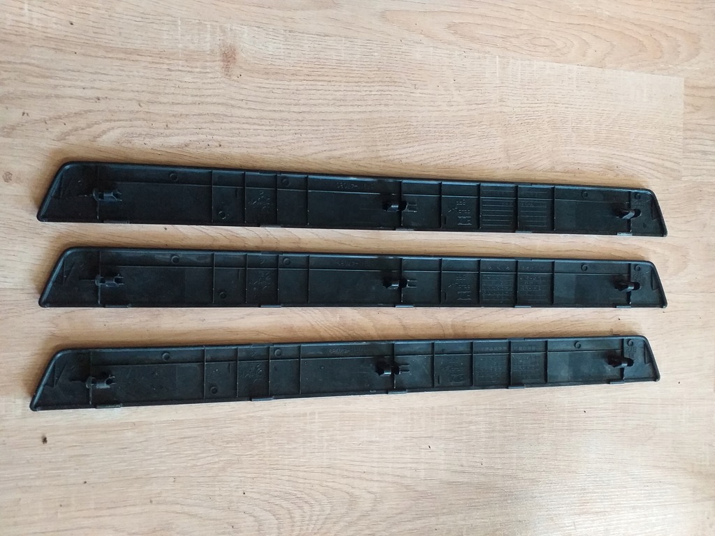 фото №4, Toyota prius iii молдинг накладка порог правая pp