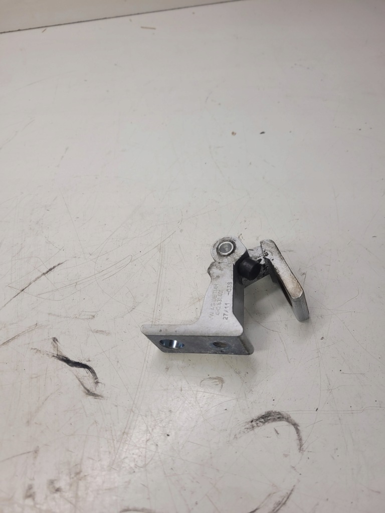 фото №1, Audi оригинальный номер 4h0831401 петля дверь