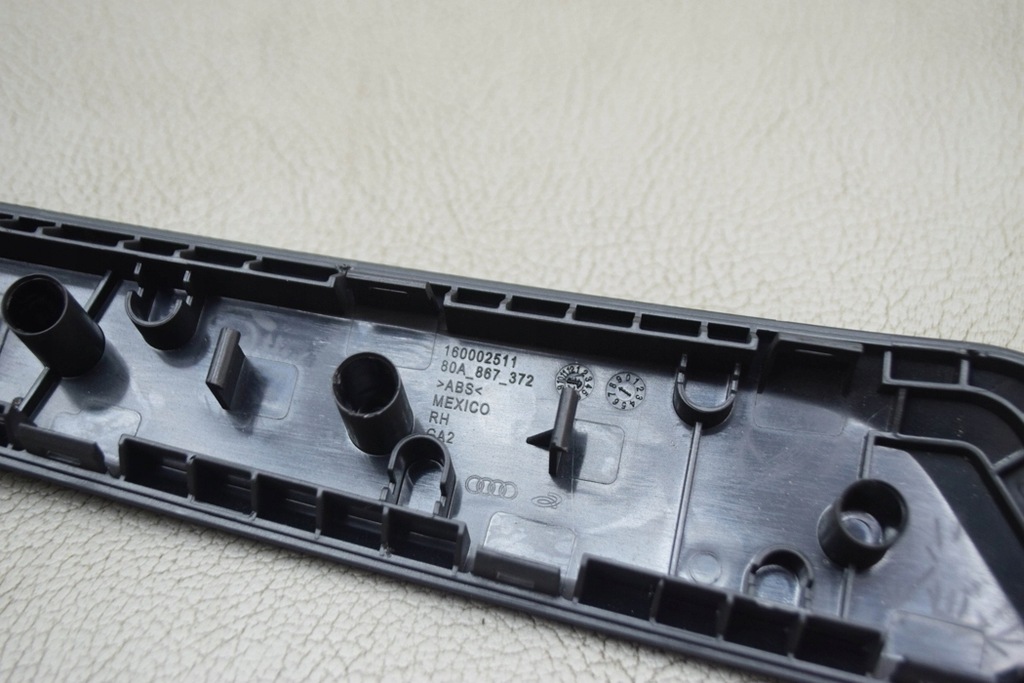 фото №7, Молдинг декоративная обшивка задних правых дверь audi q5 fy 80a867372 2018