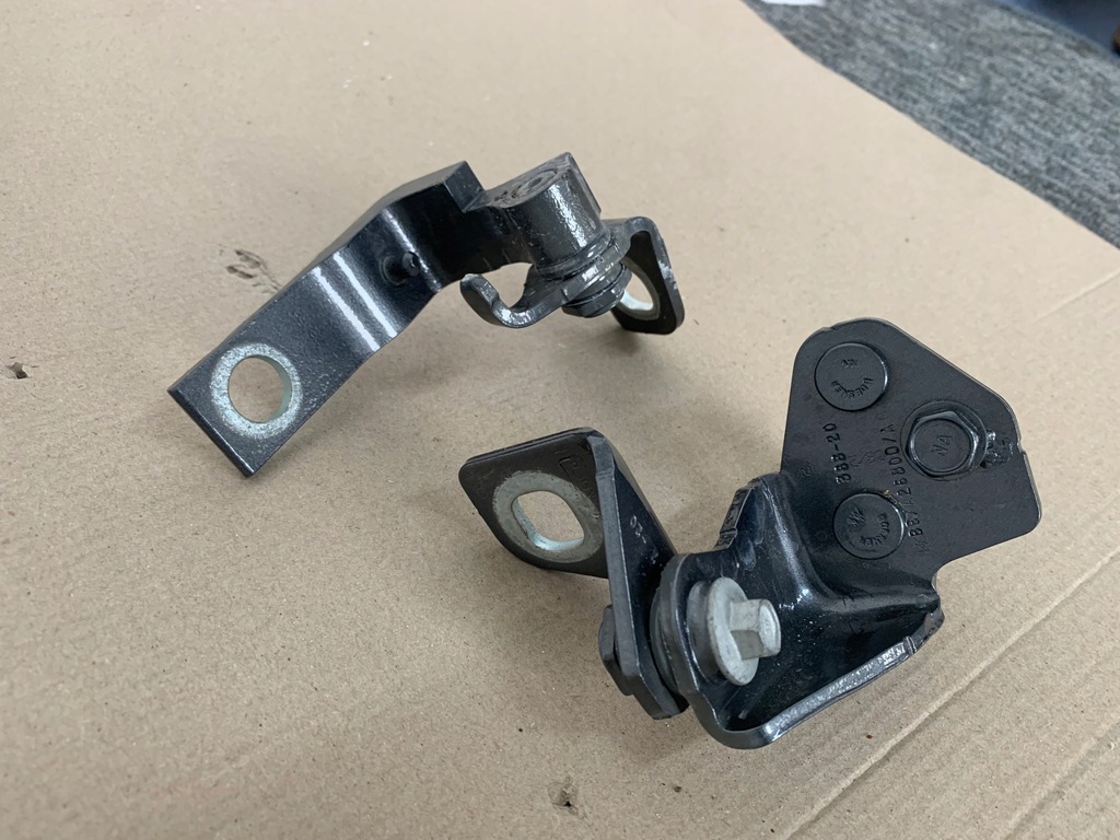 фото №1, Ford mustang mach-e rwd 21r петля петлі двері góra+ dół правий задня задні