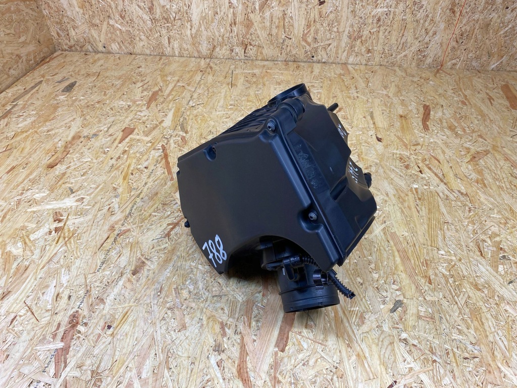 фото №6, Корпус фільтра повітря audi a4 b9 a5 8w 2.0 tdi 8w0133835p 2015-