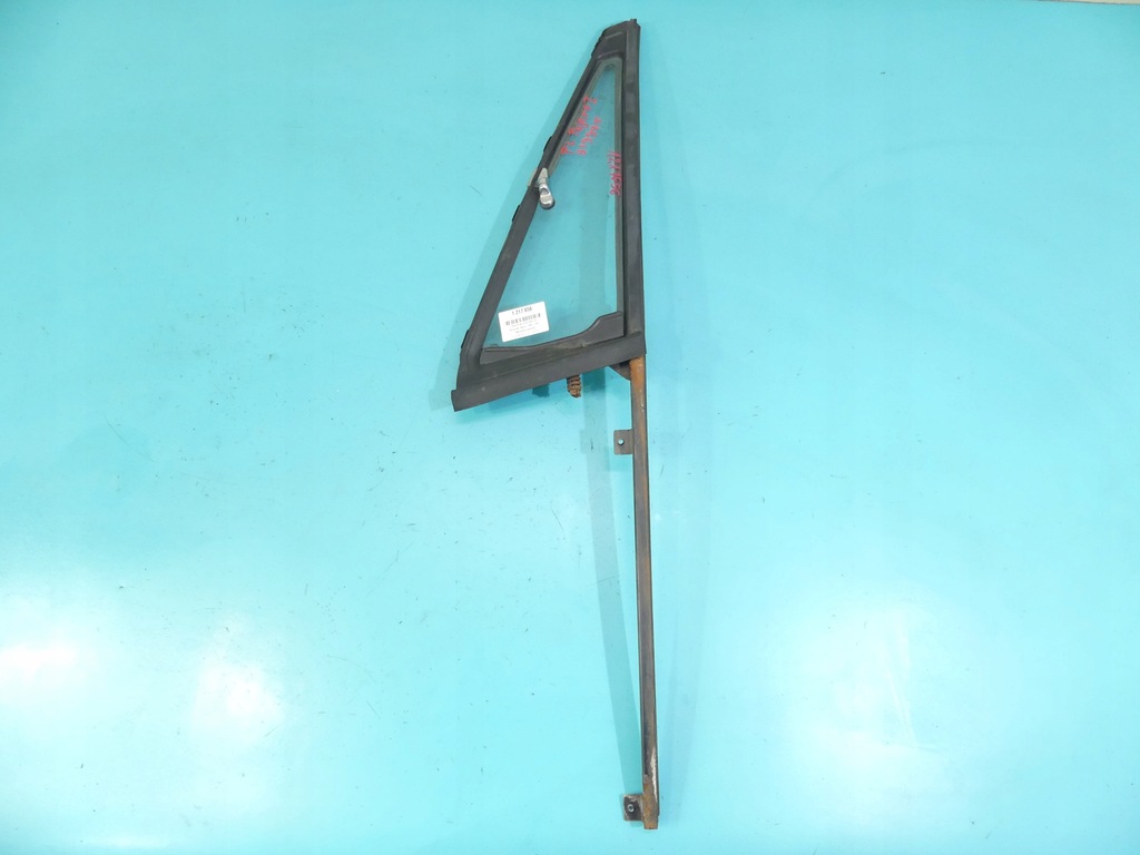 фото №1, Стекло дверь перед левая mitsubishi pajero i треугольник