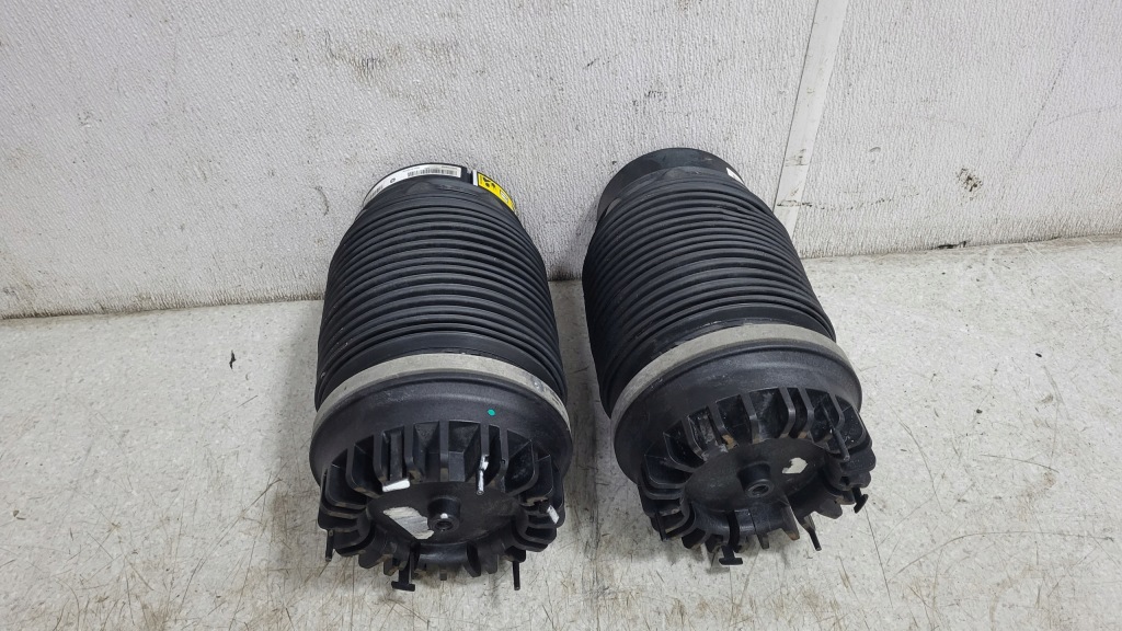 Купити Ram iv 1500 lift 5.7 hemi 2009- пневмоподушка подушка підвіска задня 04877136ab