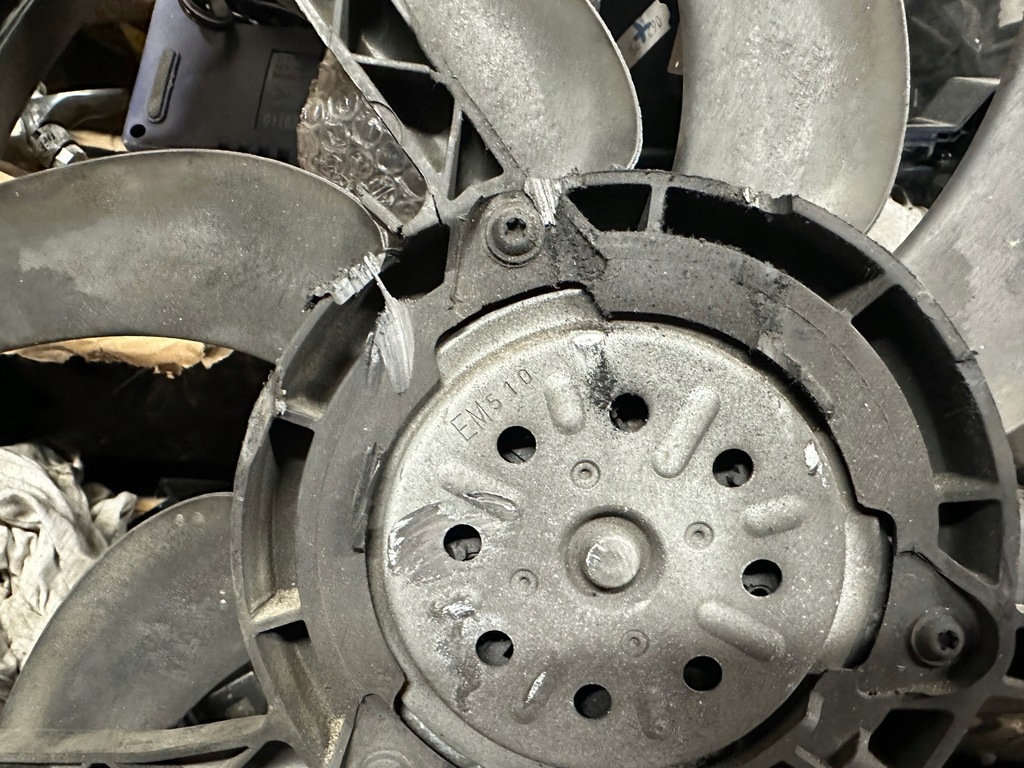 фото №6, Audi a4 a5 q5 вентилятор радіатора 8k0121003l