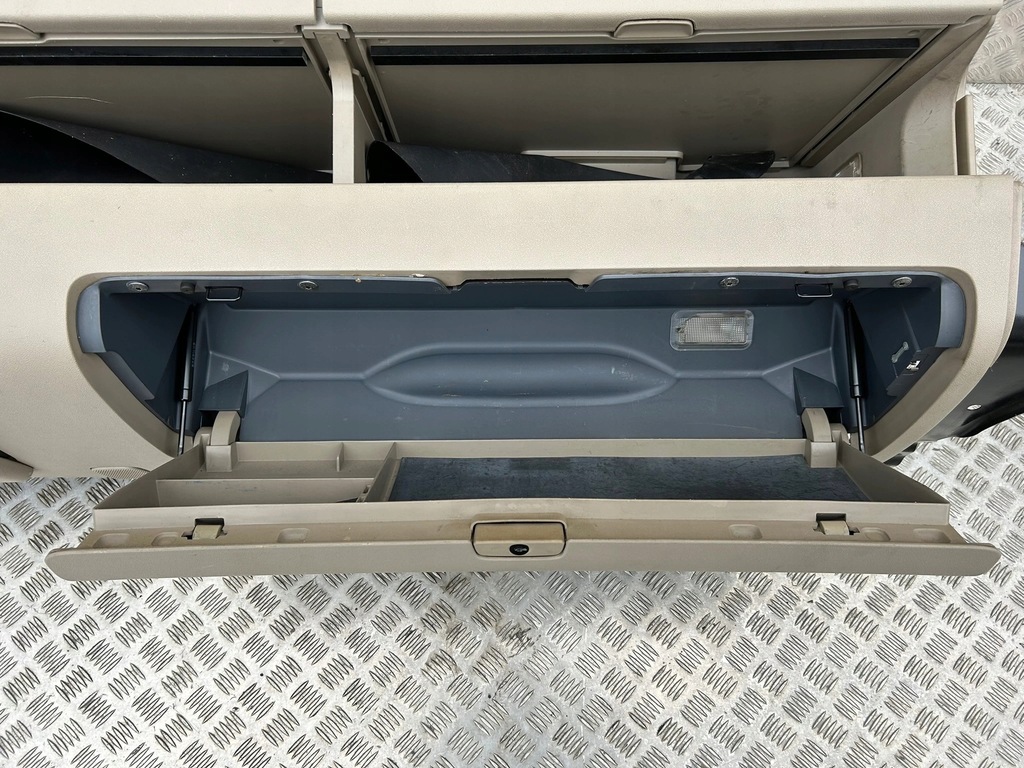 фото №2, Полиця панель приладів верхній scania r streamline