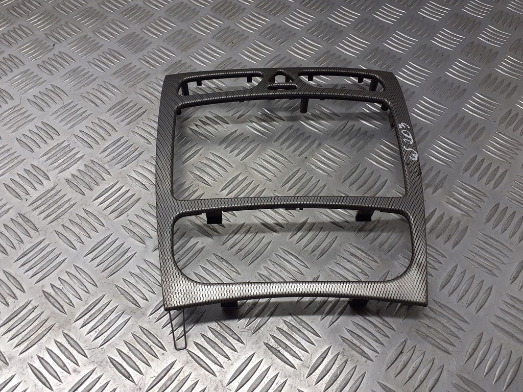 фото №1, Рамка радио mercedes w203 a2036802439