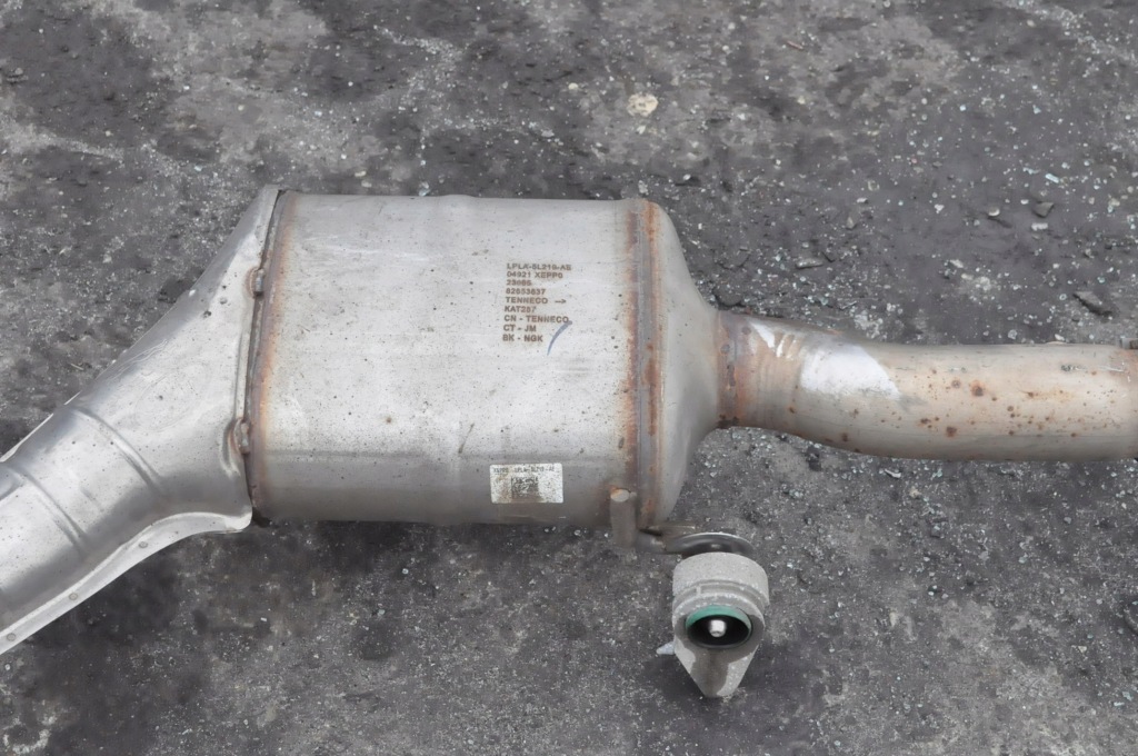Land rover discovery l462 3.0 d гаситель выхлоп конечный 82653637 Киев