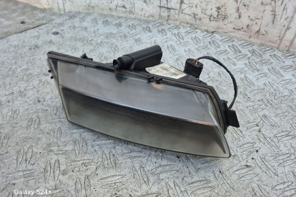 фото №11, Протитуманна фара правий передній bmw 1 e81 7181288 1.6l бензиновий 2008