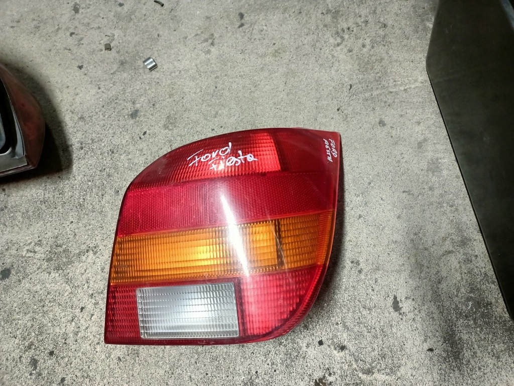 фото №2, Лампа задняя правая ford fiesta mk3