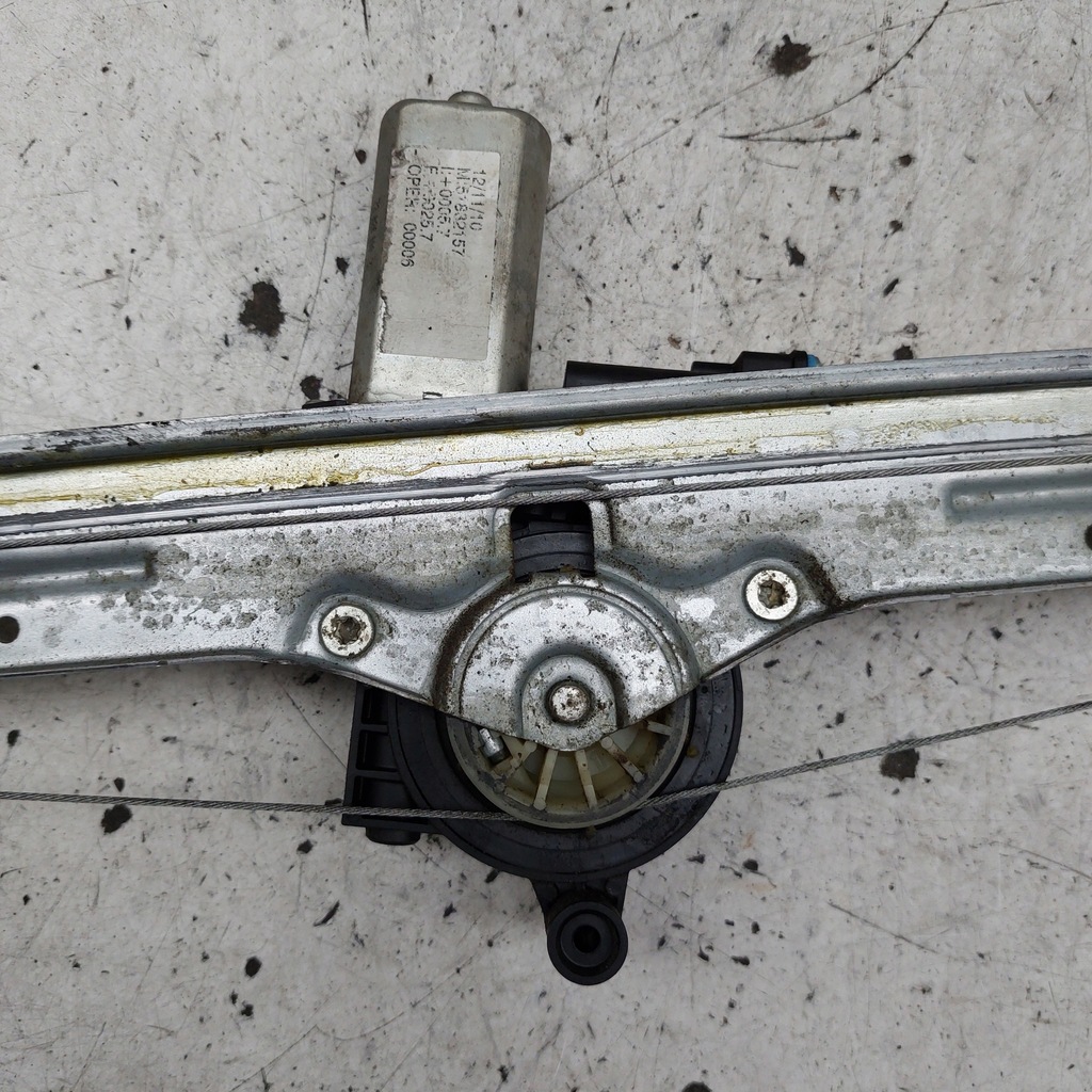 фото №8, Lancia delta підйомник скло правий задня 6pin