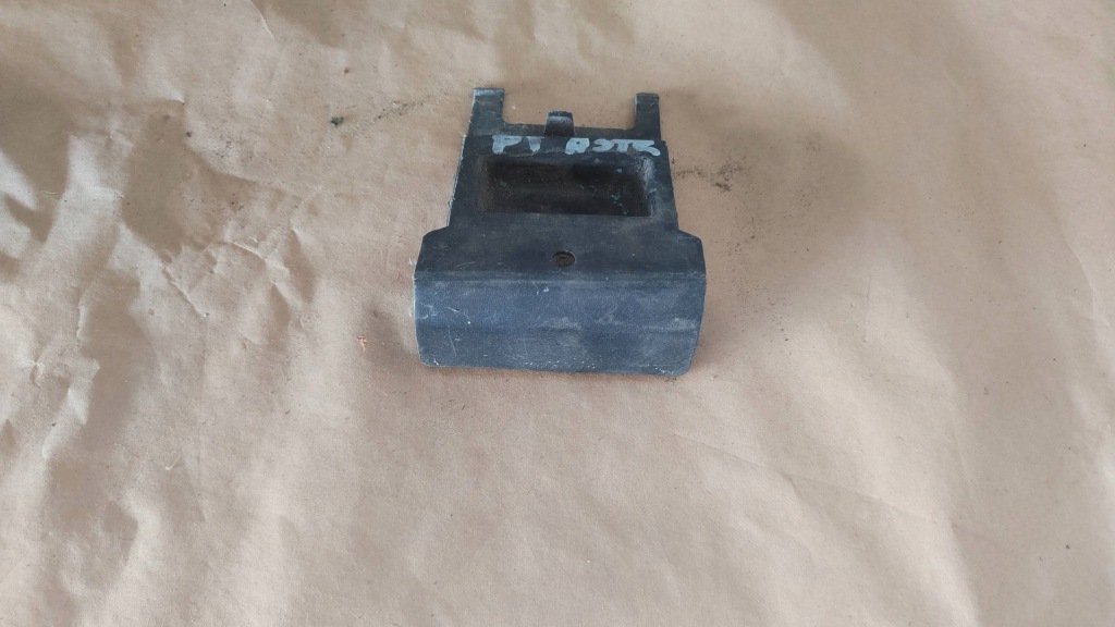 Купити Opel оригінальний номер 90561498 заглушка поріг