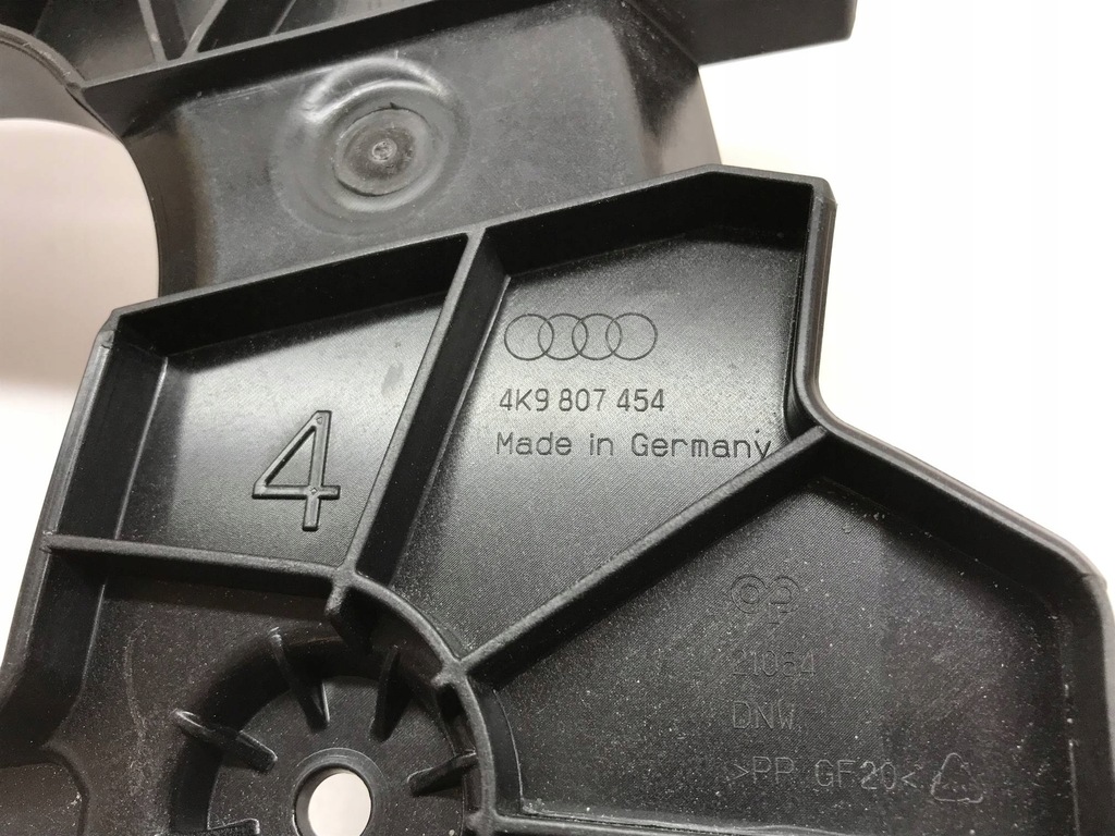 фото №7, Audi a6 c8 4k напрямна бампера правий задня 4k9807454 оригінал