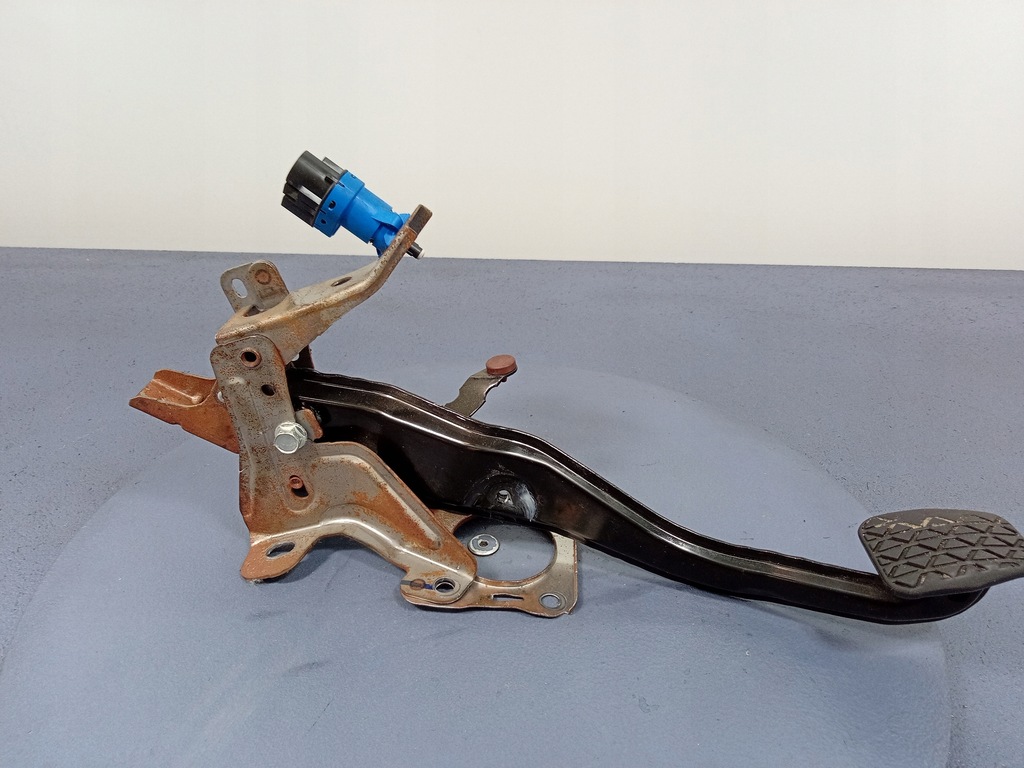 фото №4, Mazda 3 iii bm педаль тормоза механическая коробка передач