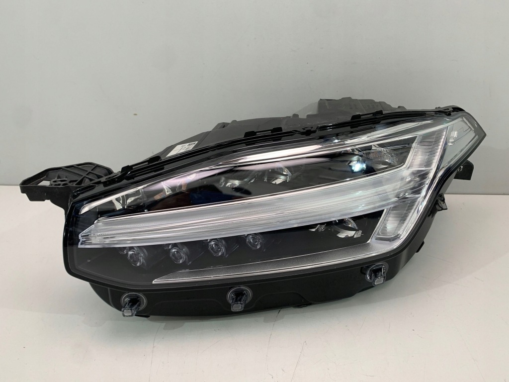 Купить Volvo xc90 2 фара левый перед mid led идеальная uk rhd 31655711