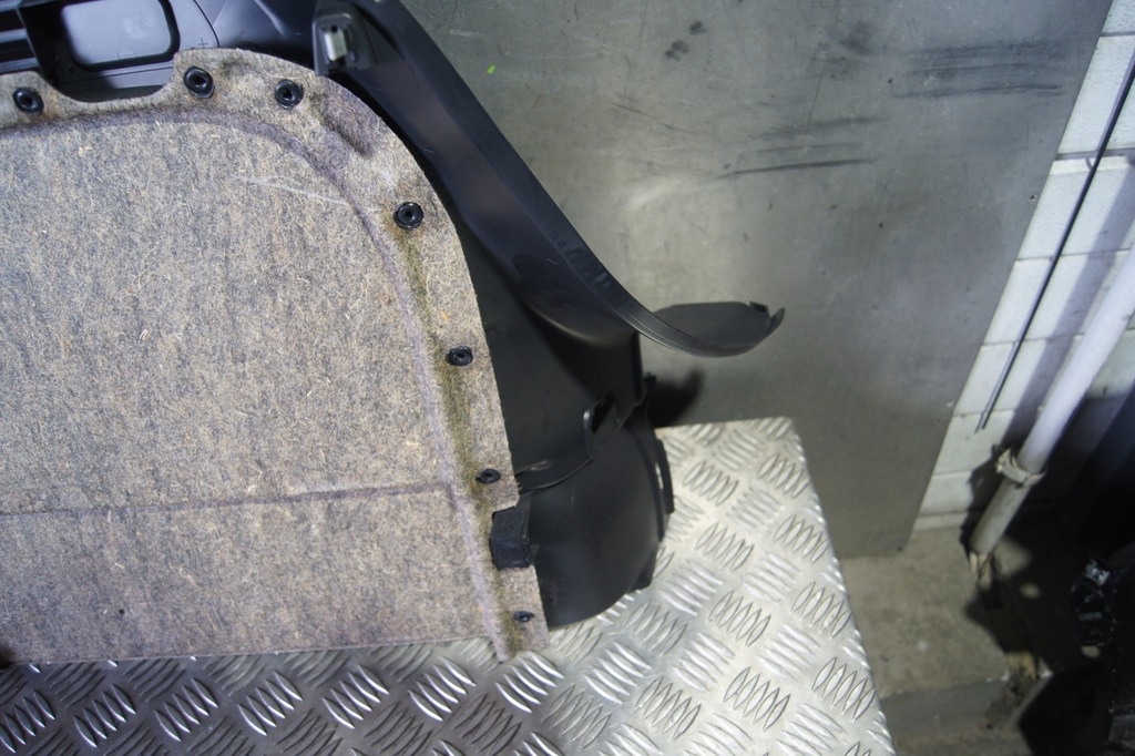 фото №11, Обшивка багажника лівий a1 8x 8x4867761