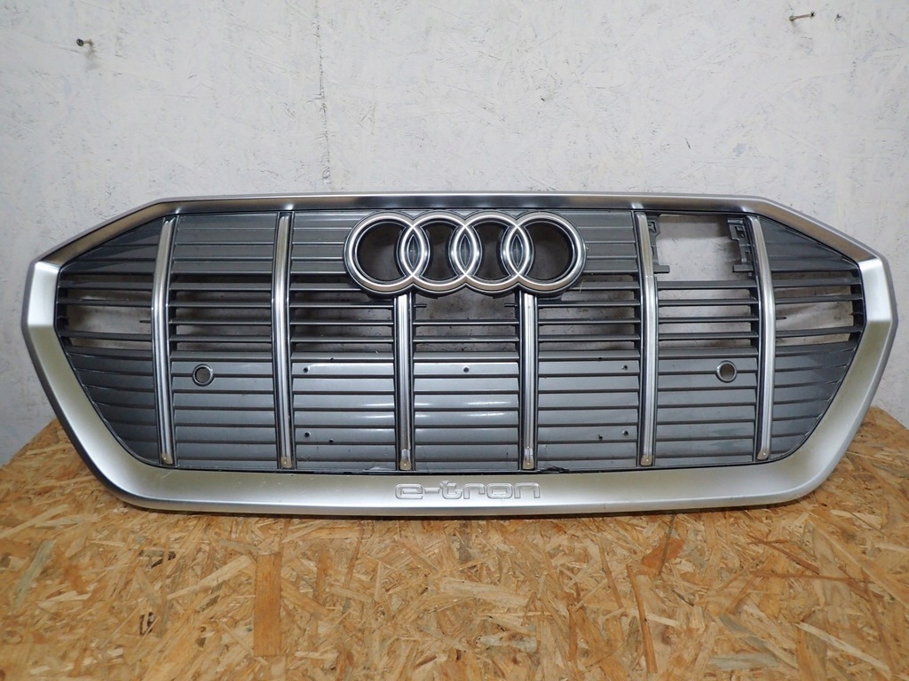 фото №1, Решётка радиатора решётка радиатора audi e tron 4ke s line 2019-
