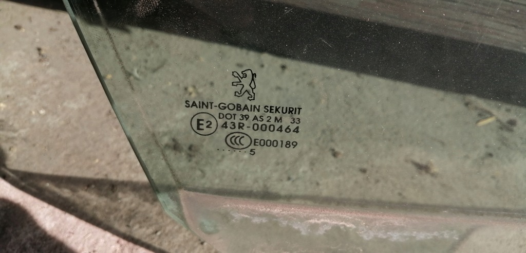 фото №2, Peugeot 206 стекло правый перед 05 rok