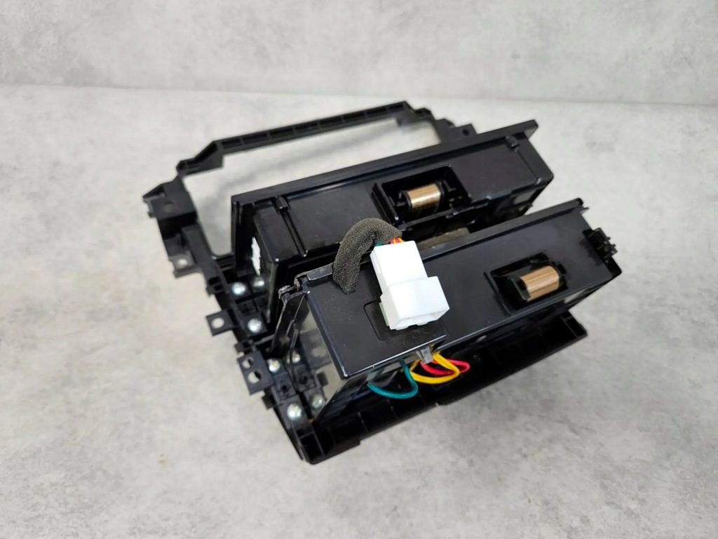 фото №6, Пепельница бардачок рамка консоли средняя kia sorento i lift 07-09