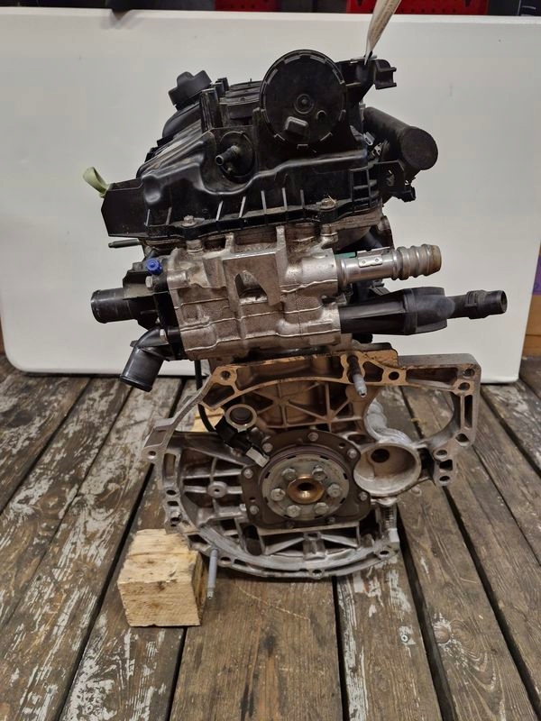 Opel crossland x c3 aircross 1.2 thp двигатель блок двигателя 10xkdn hm05 Оригинал