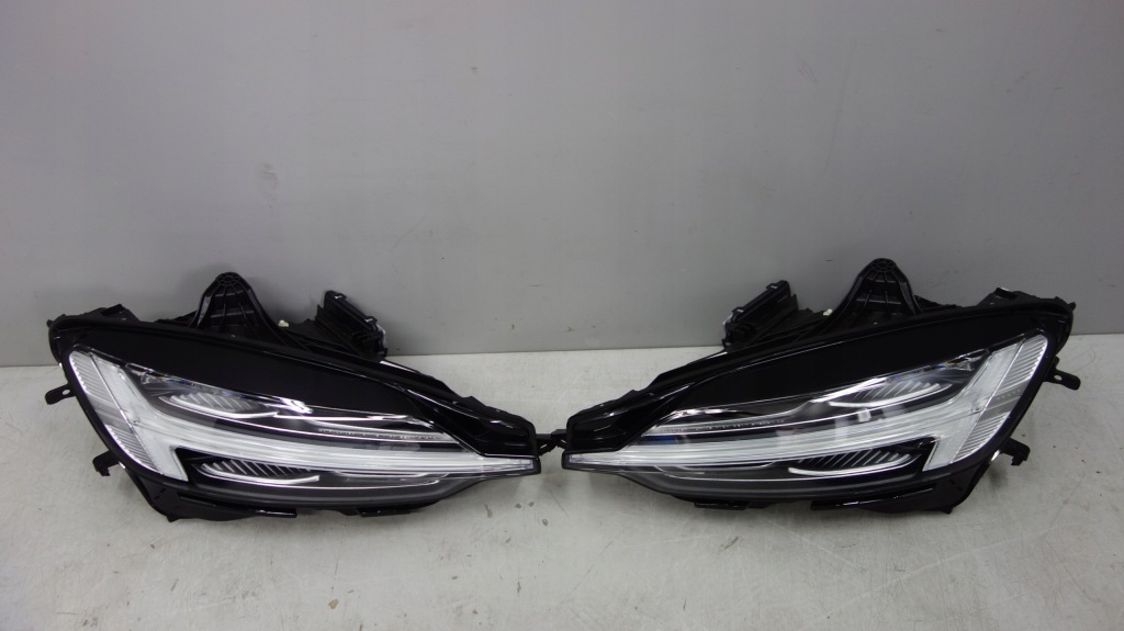 Купити Volvo s60 v60 фара ліхтарі  перед led uk 32314156 57