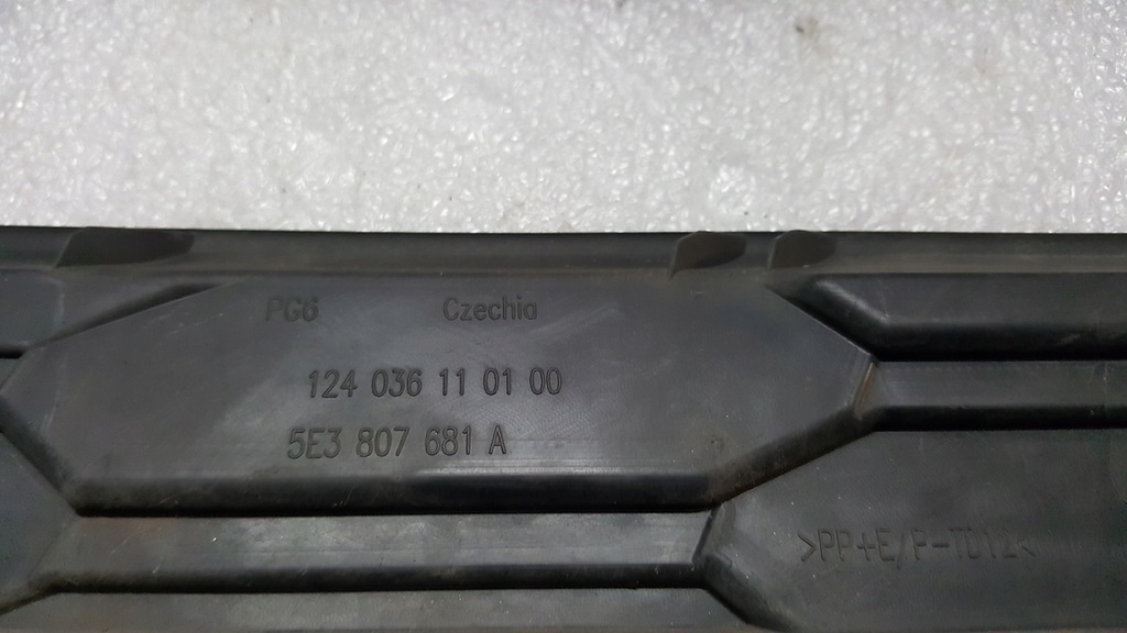 фото №10, Решётка бампера передний левая сторона skoda octavia iv 5e3807681a