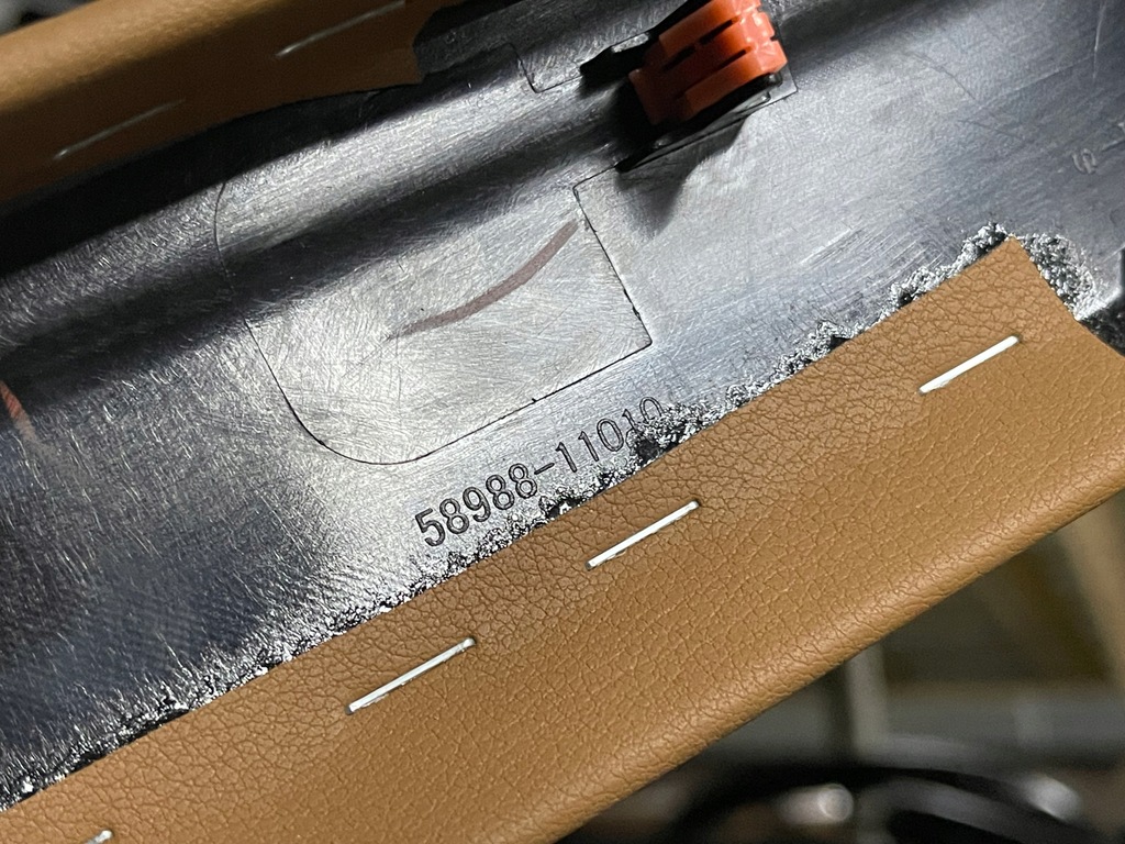 фото №6, Lexus lc500 lc lc500h 58988-11010 підсклянник dekor консолі кронштейн