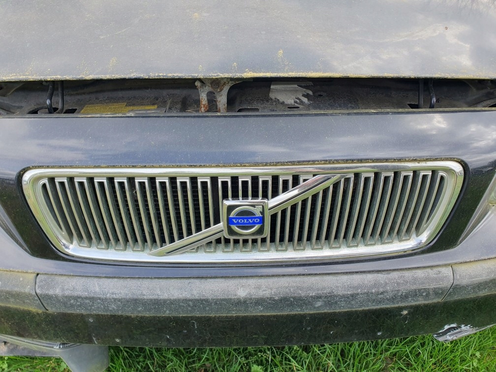 Капот крышка двигателя volvo v70 2 2002 универсал целая kod 452-46 к lak Доставка